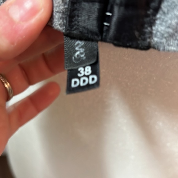 TORRID - Padded Grey / Black T-shirt Bra - 38DDD - Picture 3 of 3